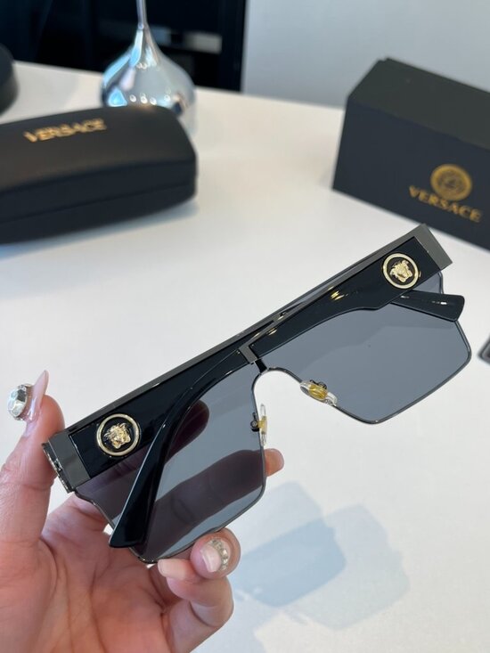 Versace Fashion Sunglasses for Shaping Your Face Shape main image 8